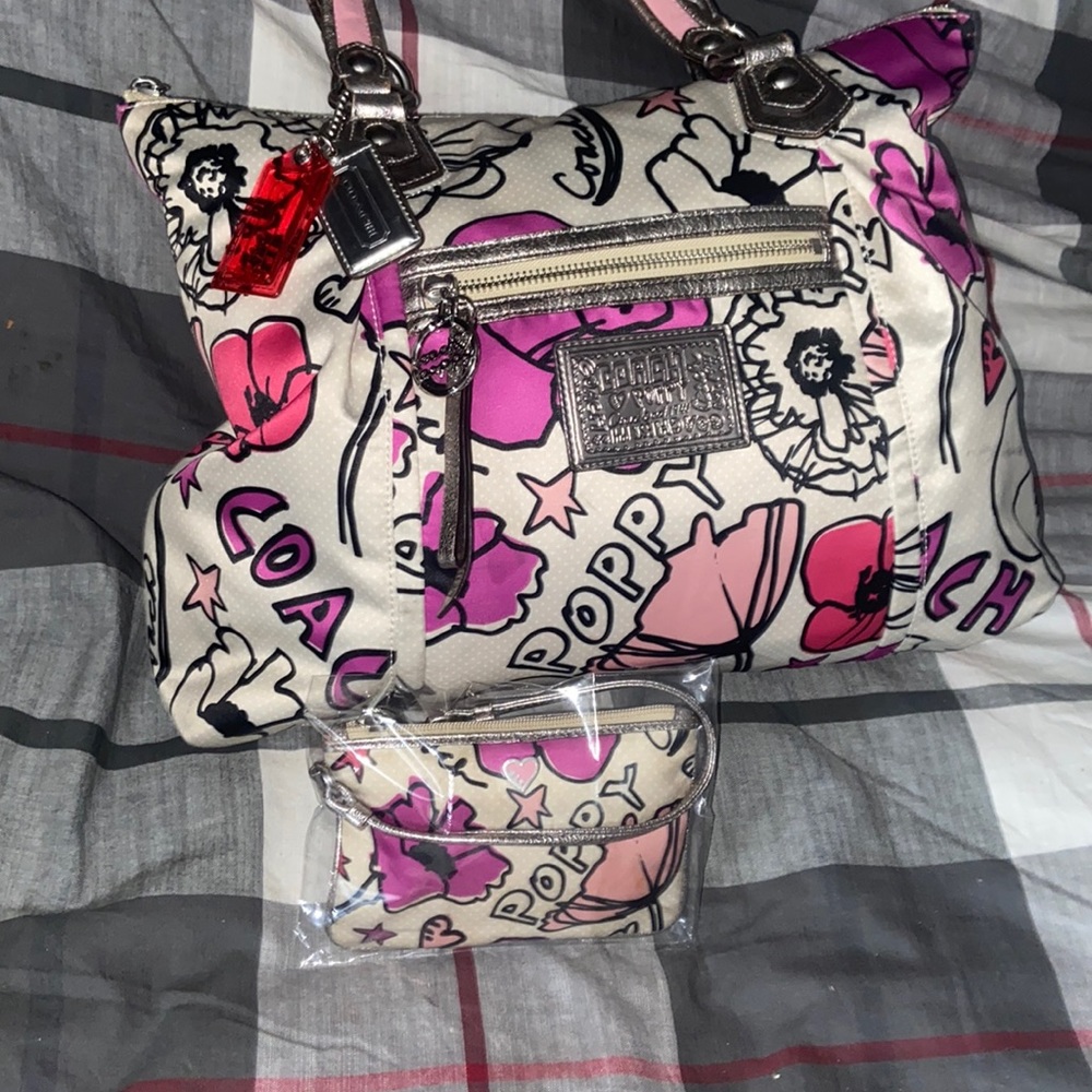 COPY - 👛COACH TOTE & Wristlet 👛